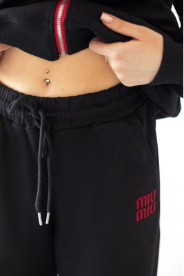 Костюм жіночий